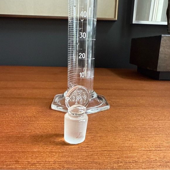 COPY - Pyrex 100 ml Graduated Mixing Cylinder with 16 Glass Pennyhead Stopper - Picture 6 of 8